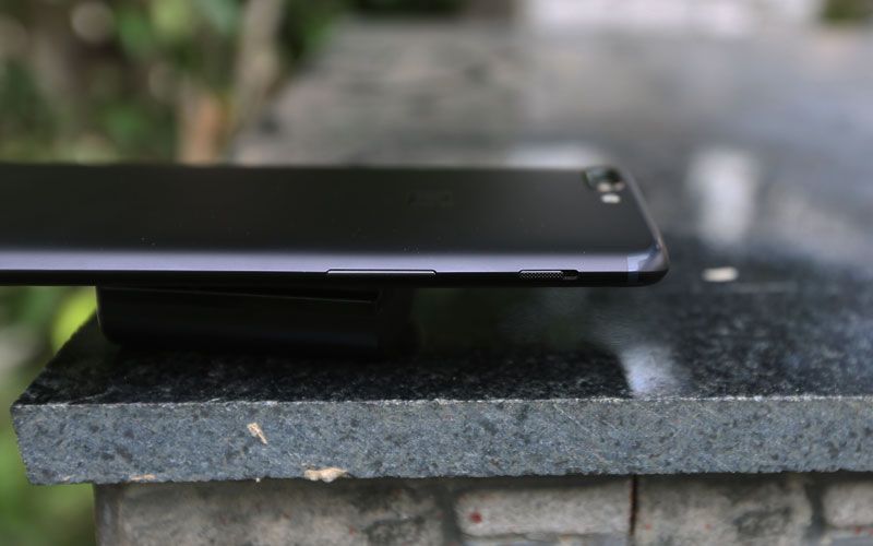 OnePlus 5 Flat